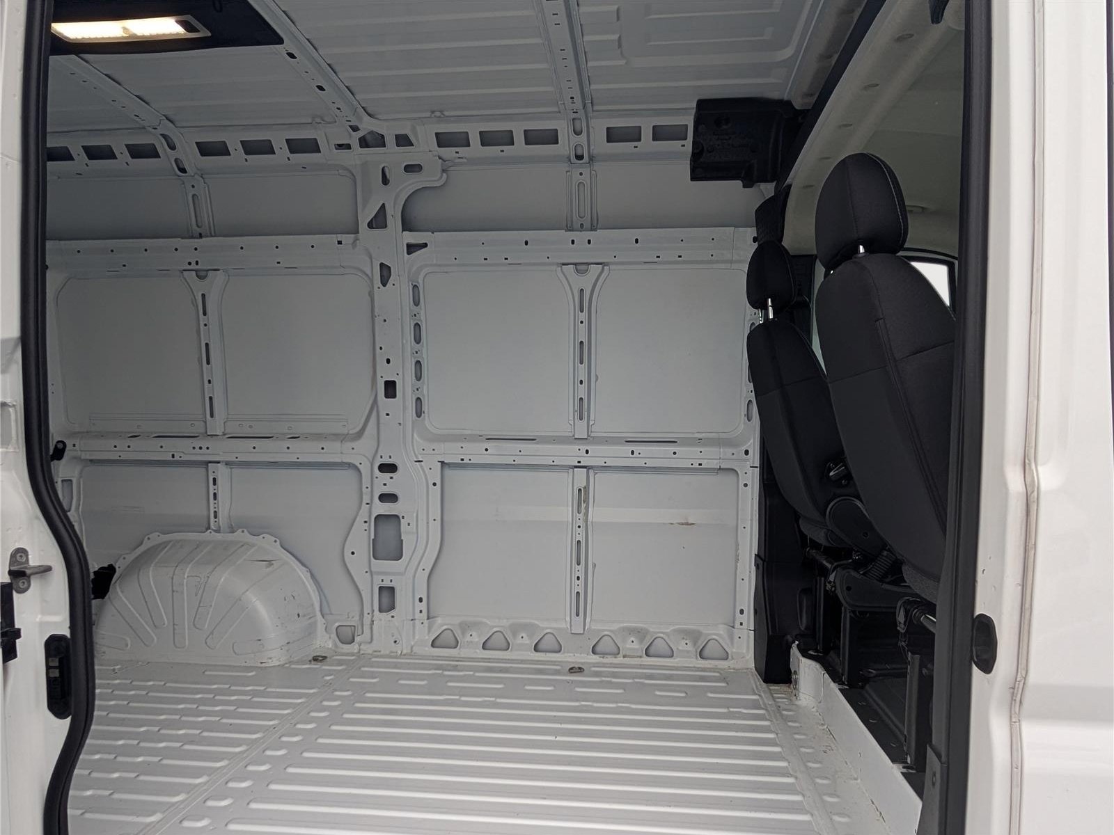 Used 2024 RAM ProMaster 1500 w/ Safety Group FWD image 11