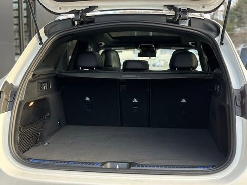 Used 2025 Mercedes-Benz GLC 300 4MATIC image 60