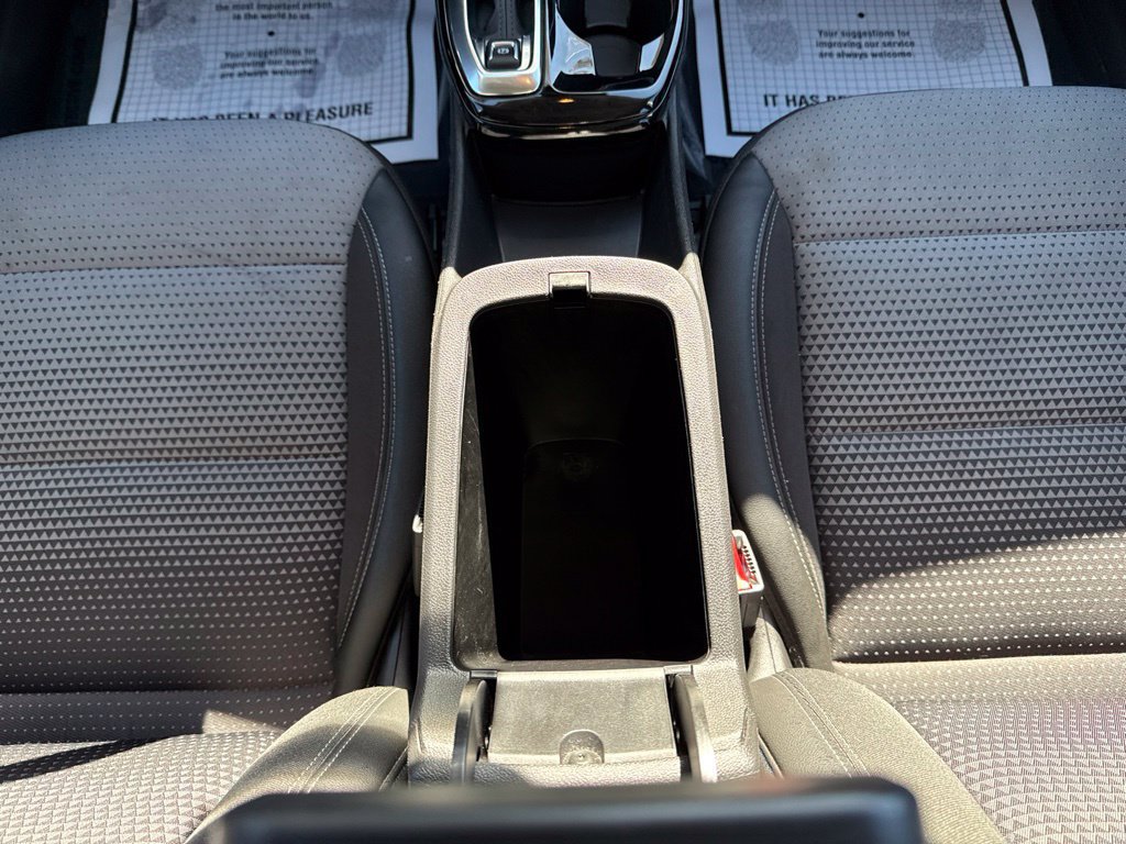 Used 2025 Chevrolet Trax LT FWD image 33