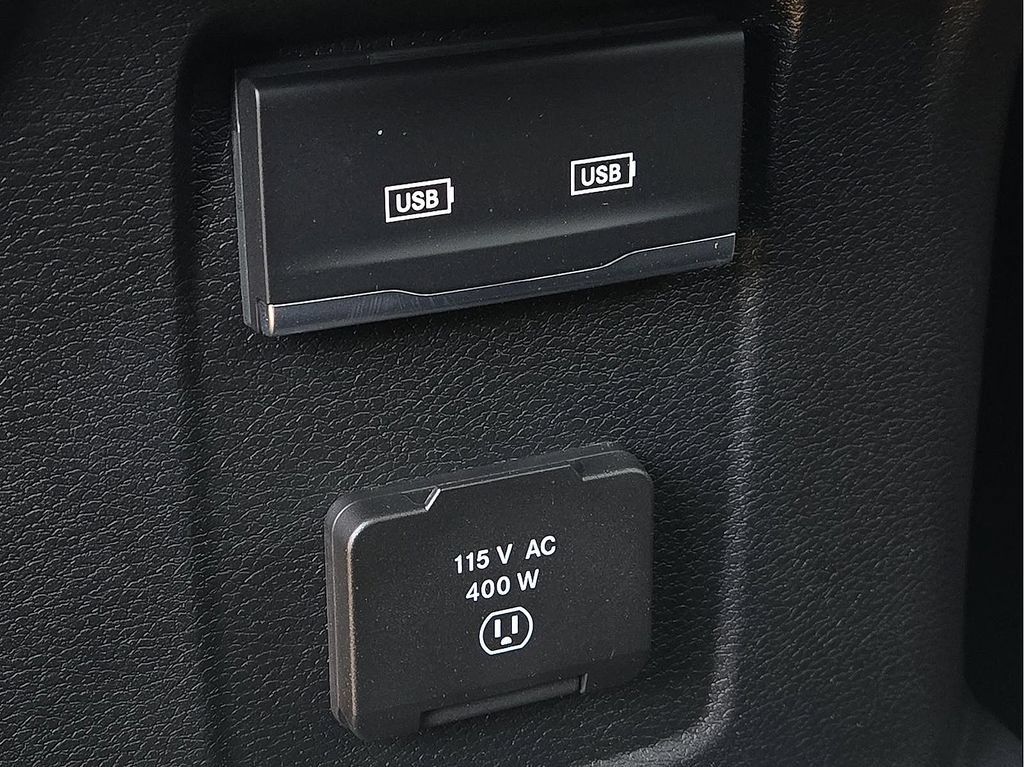Used 2025 Jeep Gladiator Rubicon AWD/4WD image 17