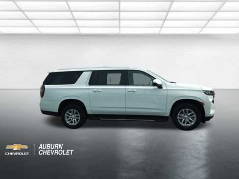 Certified 2022 Chevrolet Suburban LS AWD/4WD image 2