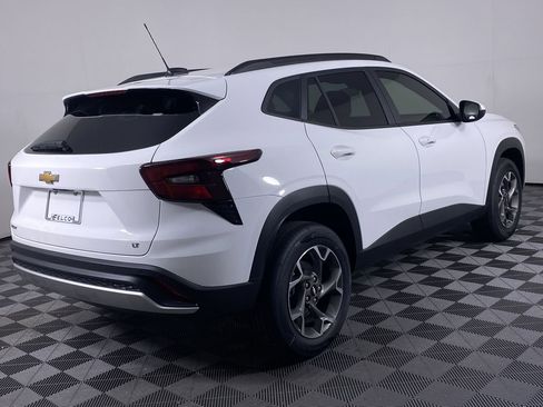 New 2025 Chevrolet Trax LT w/ Driver Confidence Package image 18