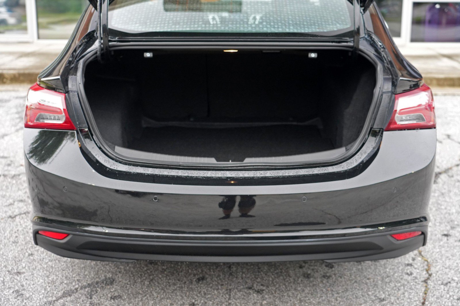 Used 2024 Chevrolet Malibu LT w/ Midnight Edition FWD image 9