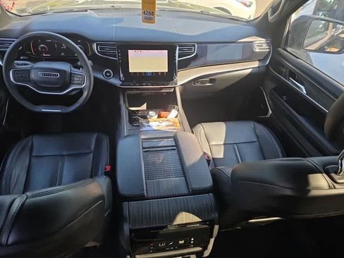 Used 2023 Jeep Wagoneer Series III w/ Premium Group I AWD/4WD image 3