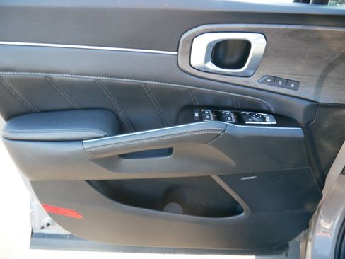 Used 2024 Kia Sorento SX Prestige image 30