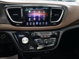 Used 2017 Chrysler Pacifica Limited image 6