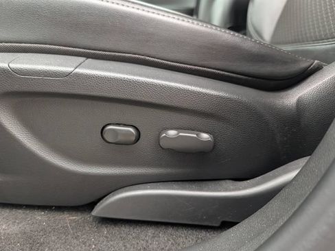 Used 2022 Buick Encore Preferred AWD/4WD image 15