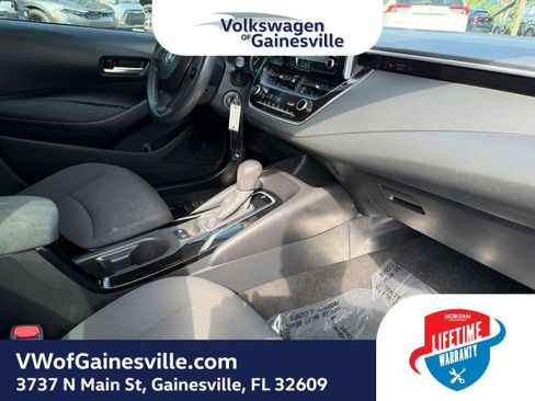 Used 2020 Toyota Corolla LE FWD image 10