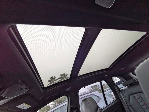 Used 2025 BMW X5 M Competition w/ Executive Package image 21