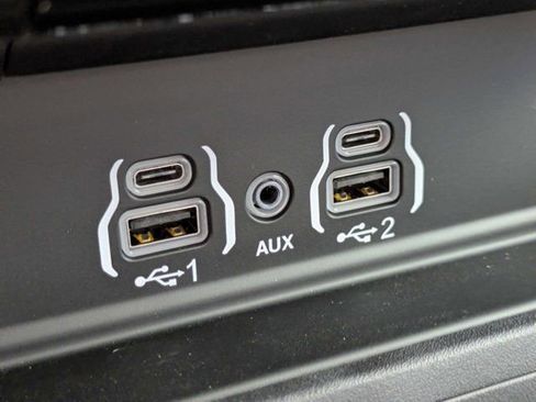 New 2026 RAM 2500 Laramie AWD/4WD image 22