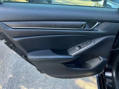 Used 2021 Honda Accord Touring image 21