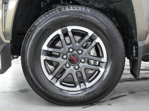 Used 2025 Toyota Tacoma TRD Sport AWD/4WD image 27