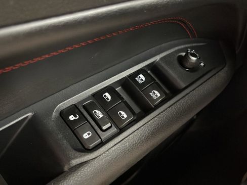 Used 2025 Jeep Compass Trailhawk AWD/4WD image 11