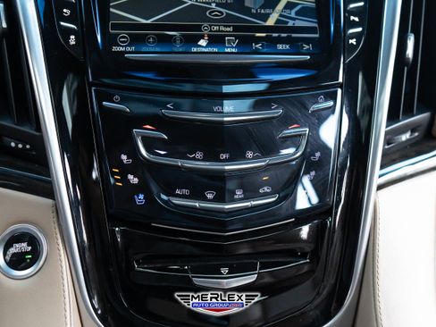 Used 2019 Cadillac Escalade ESV Platinum image 34