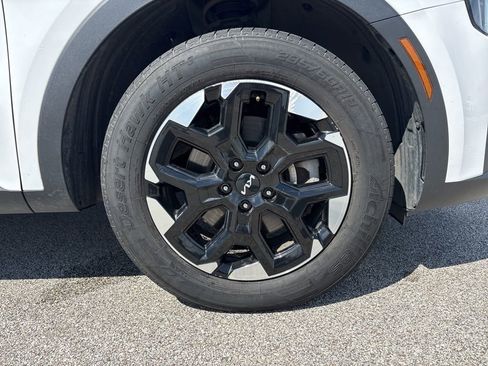 Used 2024 Kia Sorento S image 13