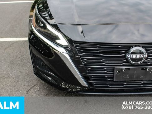 Used 2024 Nissan Altima 2.5 SV FWD image 11