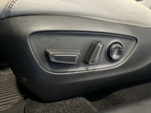 Used 2023 Toyota RAV4 XLE Premium image 11