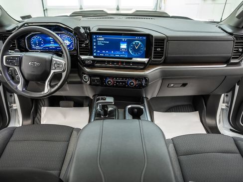 Used 2024 Chevrolet Silverado 1500 LT Trail Boss w/ Convenience Package II AWD/4WD image 24