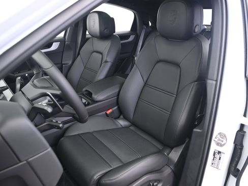 Used 2026 Porsche Cayenne Coupe AWD/4WD image 5
