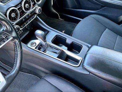 Certified 2022 Nissan Sentra SV FWD image 17