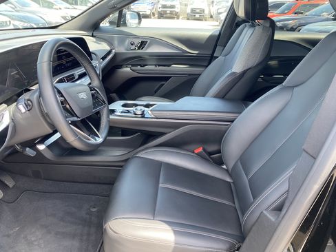 Used 2024 Cadillac Lyriq Tech RWD image 16
