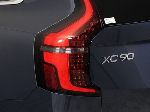 New 2026 Volvo XC90 B6 Plus w/ Protection Package Premier image 15