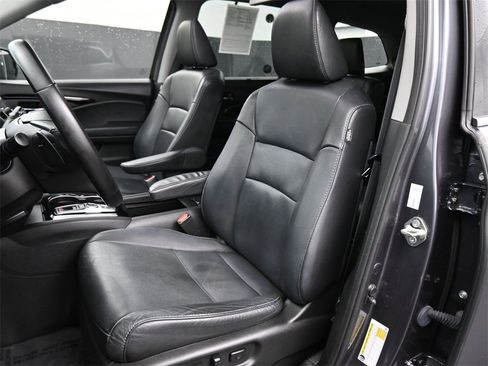 Used 2019 Honda Pilot Touring image 18