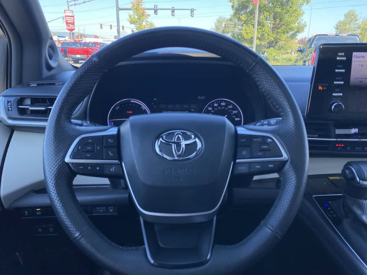 Certified 2024 Toyota Sienna Limited AWD/4WD image 14