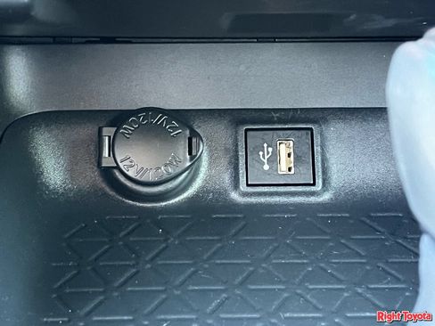 Certified 2025 Toyota RAV4 LE AWD/4WD image 27