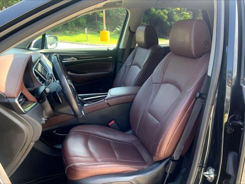 Used 2020 Buick Enclave Avenir w/ Avenir Technology Package FWD image 23