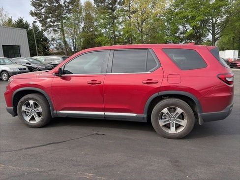 Used 2025 Honda Pilot EX-L image 2