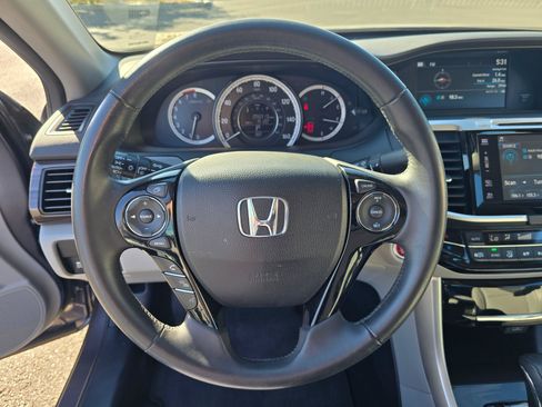 Used 2017 Honda Accord EX-L image 16