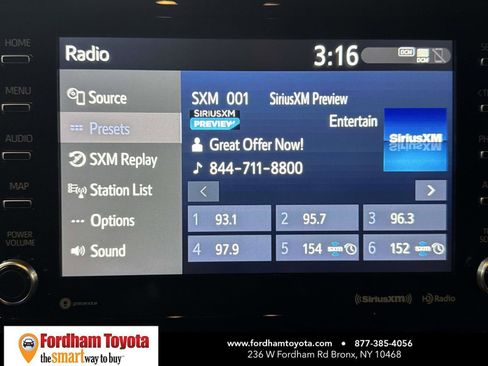 Used 2020 Toyota Highlander XLE image 26