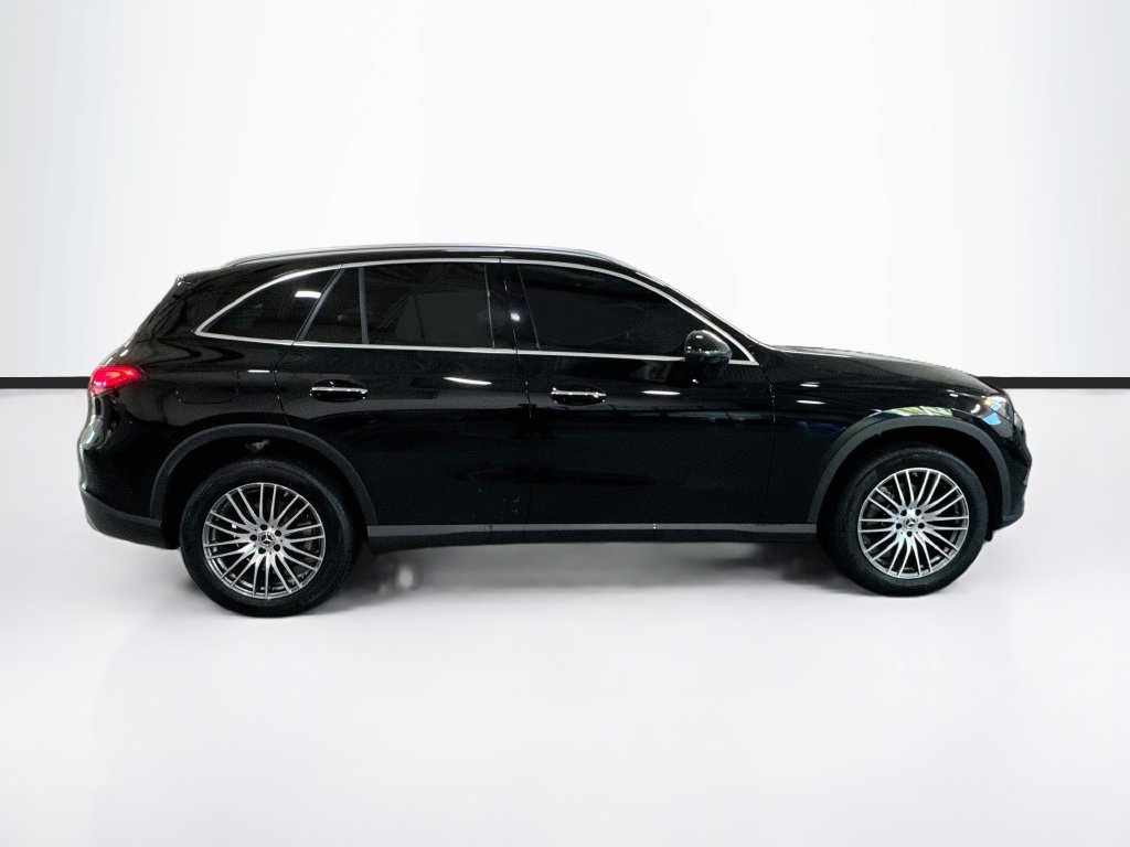 Certified 2025 Mercedes-Benz GLC 300 4MATIC image 4