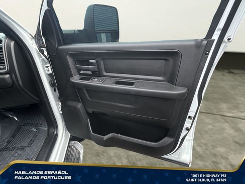Used 2024 RAM 3500 Tradesman w/ Chrome Appearance Group AWD/4WD image 30