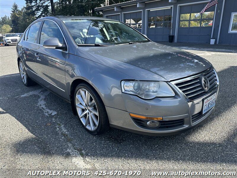 Used 2008 Volkswagen Passat VR6 FWD image 1