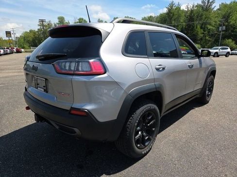 Used 2019 Jeep Cherokee Trailhawk AWD/4WD image 29