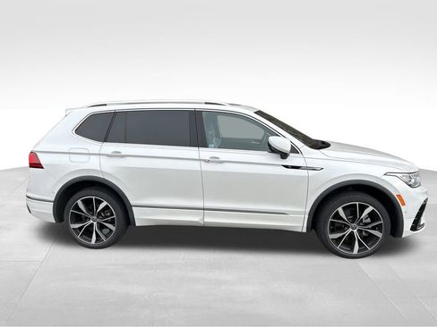 Used 2022 Volkswagen Tiguan SEL R-Line image 2