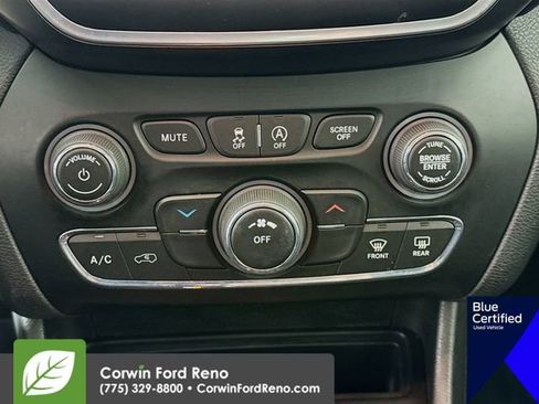Used 2019 Jeep Cherokee Latitude w/ Cold Weather Group image 19