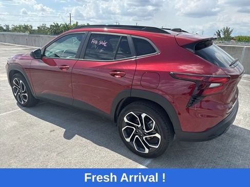 Used 2024 Chevrolet Trax RS FWD image 14