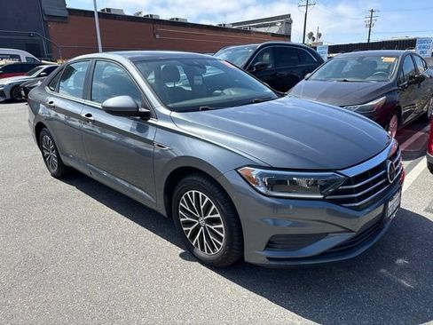 Used 2019 Volkswagen Jetta SEL FWD image 2