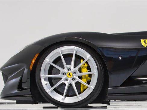 Used 2022 Ferrari 812 GTS RWD image 7