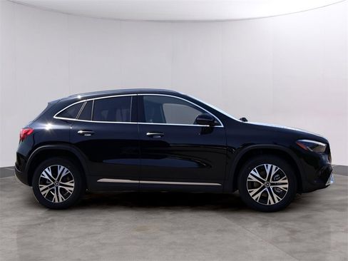 New 2025 Mercedes-Benz GLA 250 4MATIC image 4