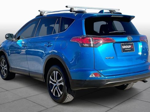 Used 2018 Toyota RAV4 LE image 10