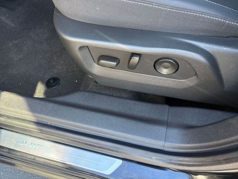 Used 2024 Buick Envision Preferred image 22