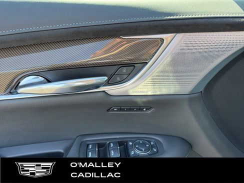 Certified 2025 Cadillac XT6 Sport w/ Platinum Package AWD/4WD image 19