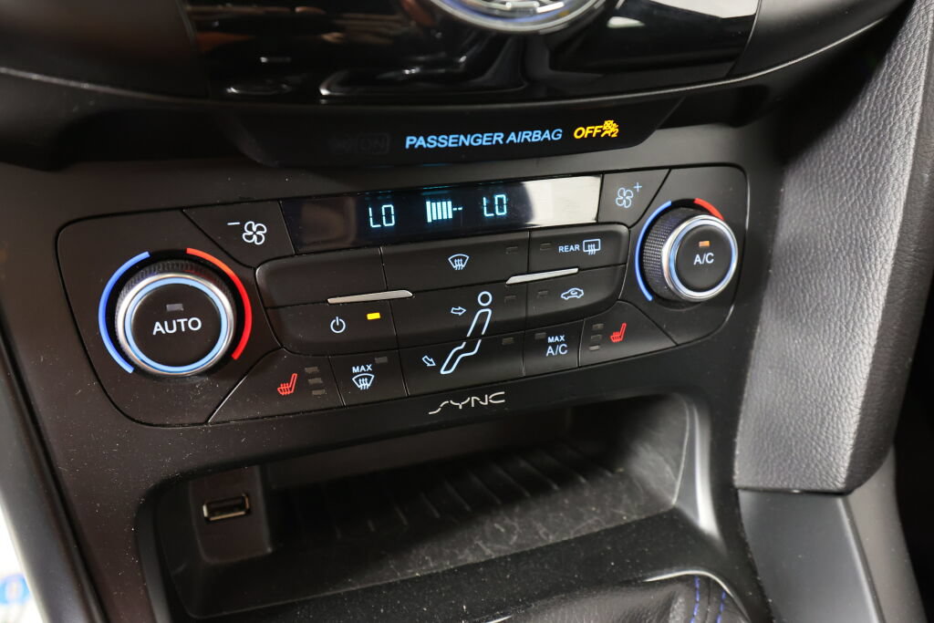Used 2016 Ford Focus RS AWD/4WD image 38