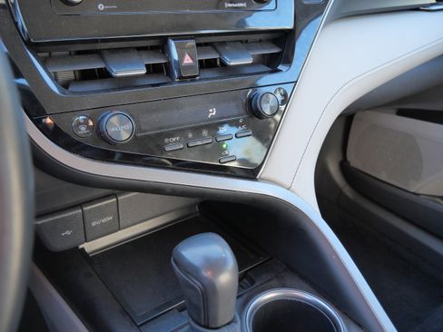 Certified 2024 Toyota Camry SE FWD image 24