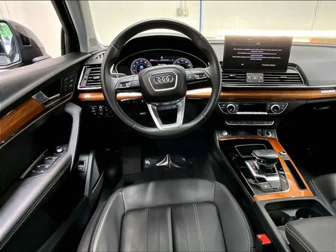 Used 2023 Audi Q5 2.0T Premium Plus w/ Premium Plus Package AWD/4WD image 7