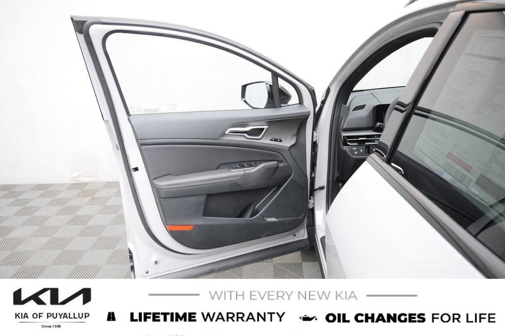 New 2026 Kia Sportage X-Line w/ X-Line Technology Package AWD/4WD image 9